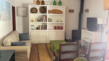 Een smart-tv en een open haard