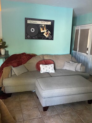 Living area - Charming Studio, Great outdoor space. Located between beach and downtown!  (Fort Myers)