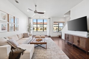 Smart TV, chimenea