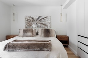 4 bedrooms, WiFi, bed sheets