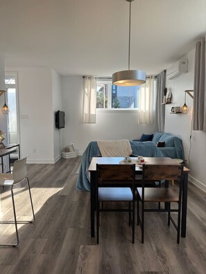 TV - Complete accommodation close to downtown (Gatineau)