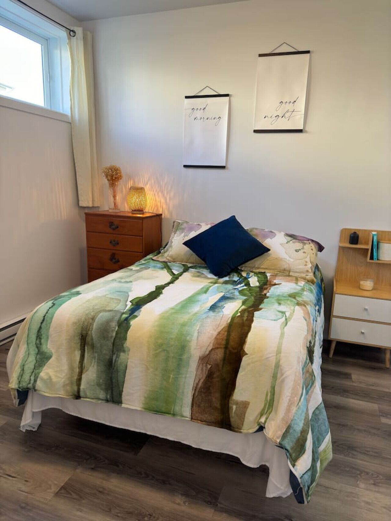 1 Schlafzimmer, Schreibtisch, WLAN, Bettwäsche