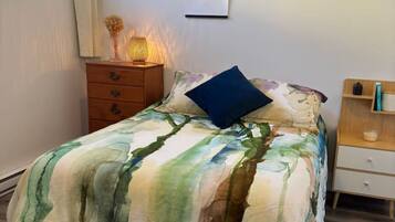 1 slaapkamer, een bureau, wifi, beddengoed