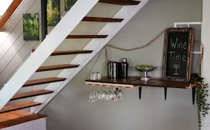 Interior - Creekside Cottage - Charming 3-bedroom cottage in Bellville (Bellville)