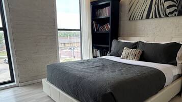 4 habitaciones, escritorio, tabla de planchar con plancha y wifi