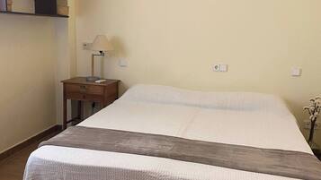 Shared Dormitory, 1 Bedroom, Smoking, Private Pool | 1 bedroom