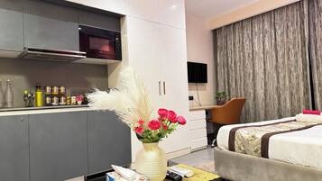 1 bedroom, desk, iron/ironing board, free WiFi