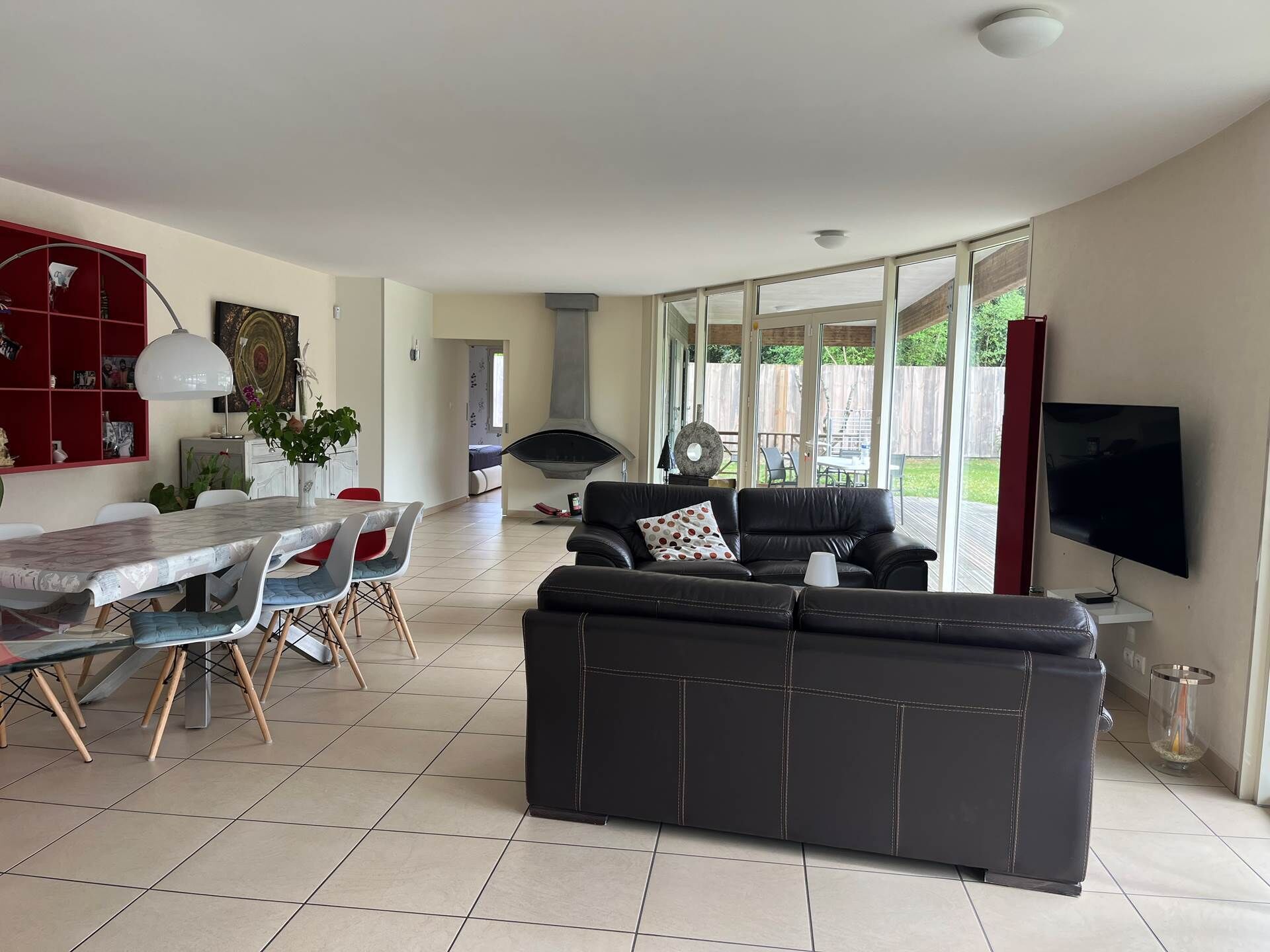 Télévision, cheminée