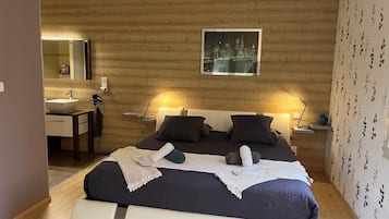 4 slaapkamers, een strijkplank/strijkijzer, gratis wifi, beddengoed