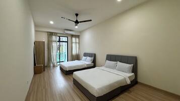 4 bedrooms, iron/ironing board, WiFi, bed sheets