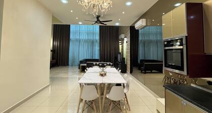 Cozy Private Pool Villa Puchong South up to 25 Pax