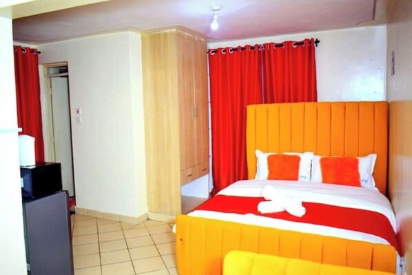 Bügeleisen/Bügelbrett, kostenloses WLAN, Bettwäsche