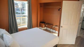 1 bedroom, blackout curtains, iron/ironing board, free WiFi