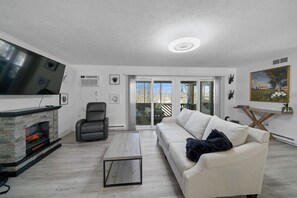 Smart TV, fireplace, video games, ping pong