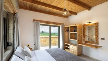 3 bedrooms, iron/ironing board, travel crib, free WiFi