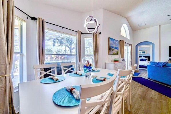 Dining - Ref 800. Stunning villa with pool and games room. Free BBQ (Four Corners)