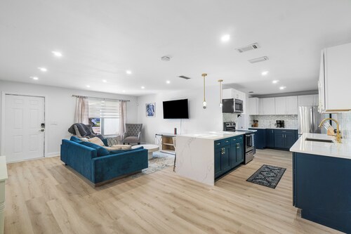  Boynton blue ocean 3-bedroom 2-bath with sep office 7 min to the Beach parking