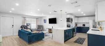  Boynton blue ocean 3-bedroom 2-bath with sep office 7 min to the Beach parking