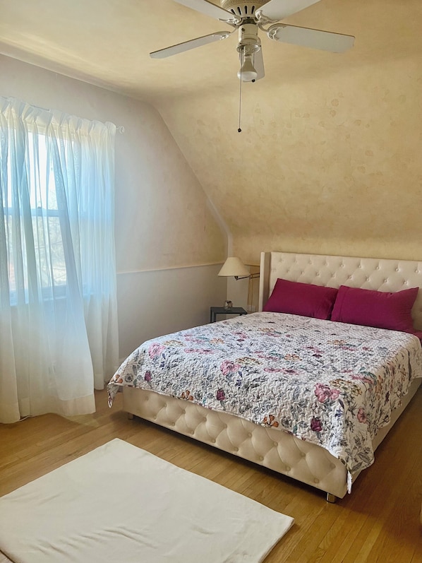 3 bedrooms, iron/ironing board, free WiFi, bed sheets