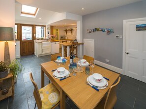 Dining - Colourful, homely 2 bed terrace - Pass the Keys (Shrewsbury)