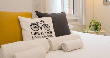 Pass the Keys | Colourful, homely 2 bed terrace