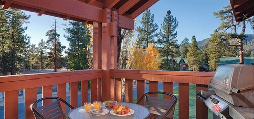 Cozy resort in charming Big Bear Lake with AC, fitness room, WiFi