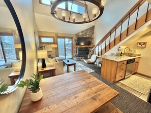 Smart TV, fireplace, DVD player, ping pong - Lutsen Mtn Ski in Ski out Gorgeous Views of Moose Mtn (Lutsen)