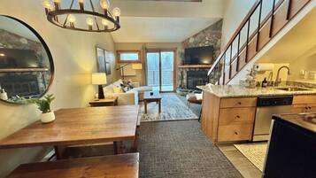 Smart TV, fireplace, DVD player, table tennis