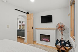 3 室のベッドルーム、アイロン / アイロン台、WiFi (無料)、ベッドシーツ