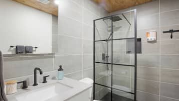 Standard Studio Suite | Blackout drapes, iron/ironing board, free WiFi