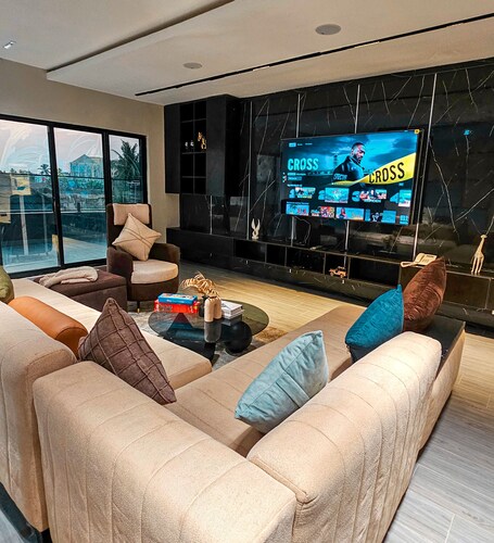 Orhue Suites Duplex with a Penthouse