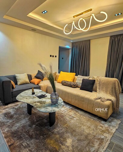 Orhue Suites Duplex with a Penthouse