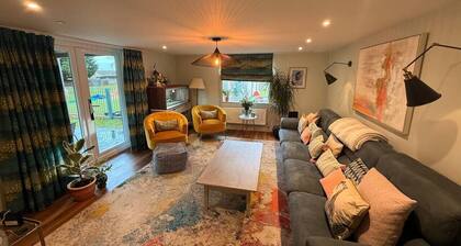 The Old Coach House: Enchanting Three-bedroom Holiday Cottage