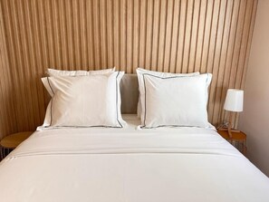 4 bedrooms, iron/ironing board, WiFi, bed sheets - Setubal Beach Vibes - Patio (Setúbal)