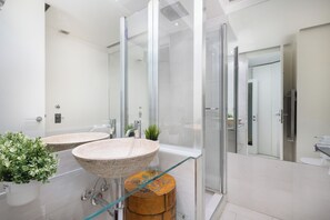 Hair dryer, towels, soap, toilet paper - DiVi Apartments Brera Suite (Milano)