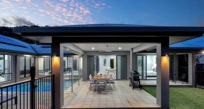 Trinity Beach Oasis: Poolside Retreat & Serenity