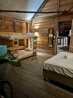 WiFi, bed sheets - Las Peñitas Beach Cabin (León)