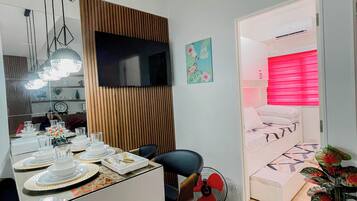 2 bedrooms, iron/ironing board, free WiFi, bed sheets