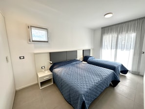In-room safe, WiFi
