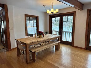 Dining - Charming Lakefront Cottage on Lake Mascoma (Enfield)