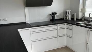 Fridge, microwave, stovetop