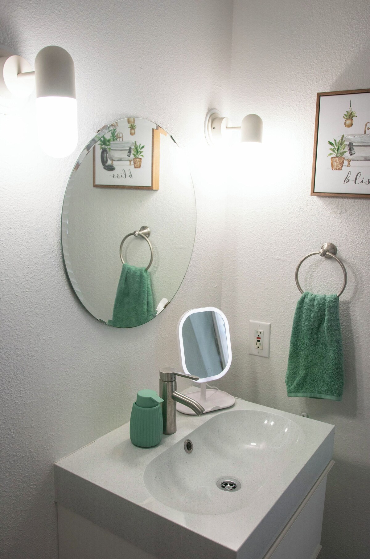 Photo 14 of Charming East Austin 4-bedroom house one mile away from Downtown.