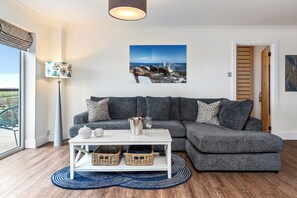 Smart TV - Blue Horizon - Spectacular Coastal Views (Penally)