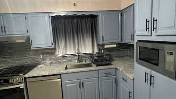 Microwave, oven, stovetop, dishwasher