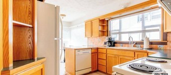 MidMod Muse, a Sumner Stay for traveling professionals and traveling families!