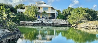 Dockside 3-bedroom Suite in Providenciales 