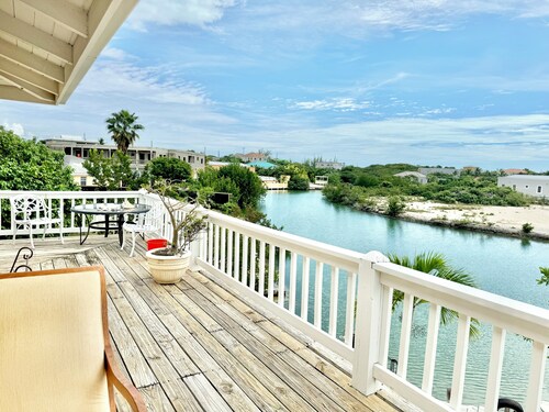 Dockside 3-bedroom Suite in Providenciales 