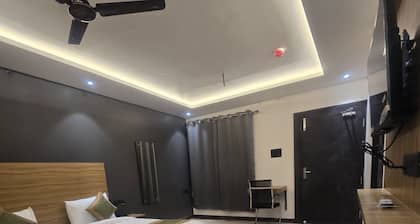 Hotel Golden Tulip'z