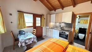 1 camera, Wi-Fi, lenzuola