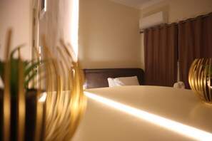 Deluxe Twin Room, 2 Twin Beds, Balcony, City View | Egyptian cotton sheets, premium bedding, down comforters - Calma Hotel (Cairo)